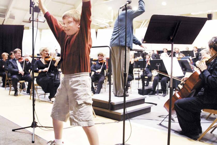 200610077symphony.jpg