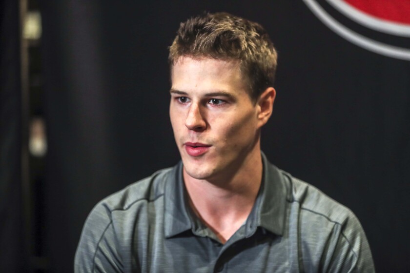 UNO Senior Dean Stewart On Team s 1st Goal Leading A Young Roster uno-senior-dean-stewart-on-team-s-1st-goal-leading-a-young-roster