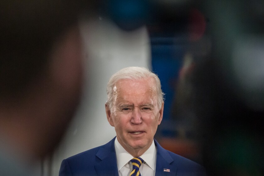 113021-BIDEN-VISIT-DAKOTA-COUNTY-02967.jpg