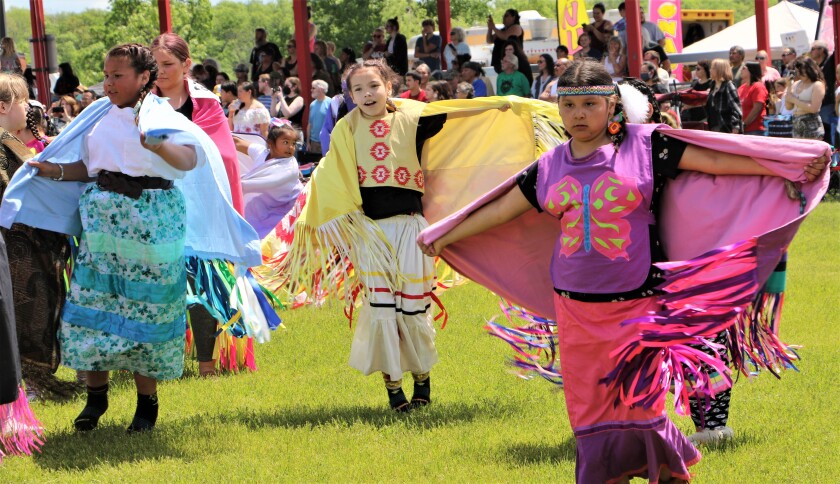 powwow3.jpg