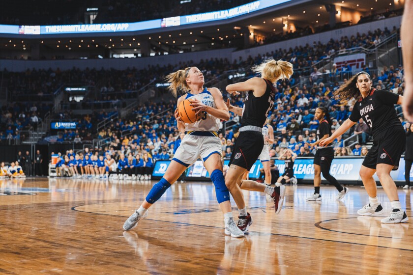 3-7-23SummitLeagueSDSUvsOmahaGirls-101.jpg