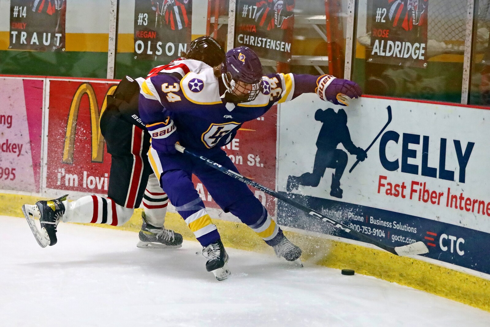 Little Falls vs Northern Lakes on Wednesday, Dec. 28, 2022, at Breezy Point Hockey Center.