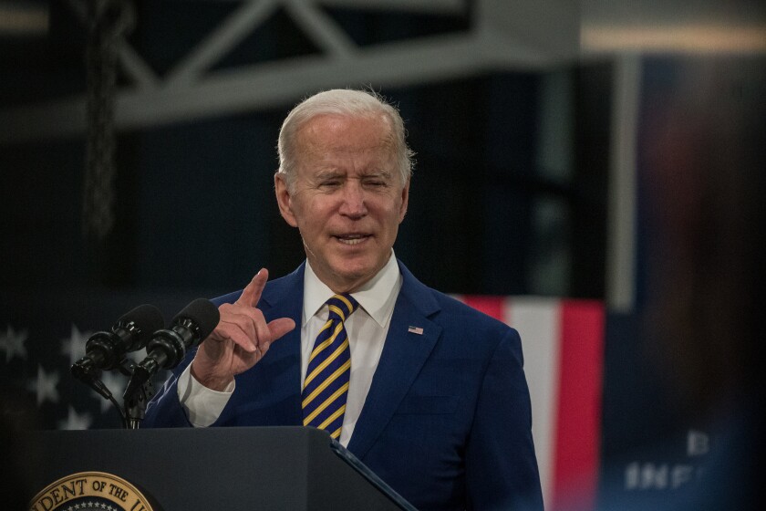 113021-BIDEN-VISIT-DAKOTA-COUNTY-03056.jpg