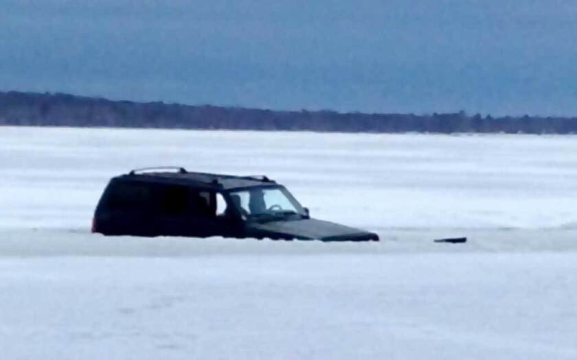 1469733+0119_truck_ice2.jpg