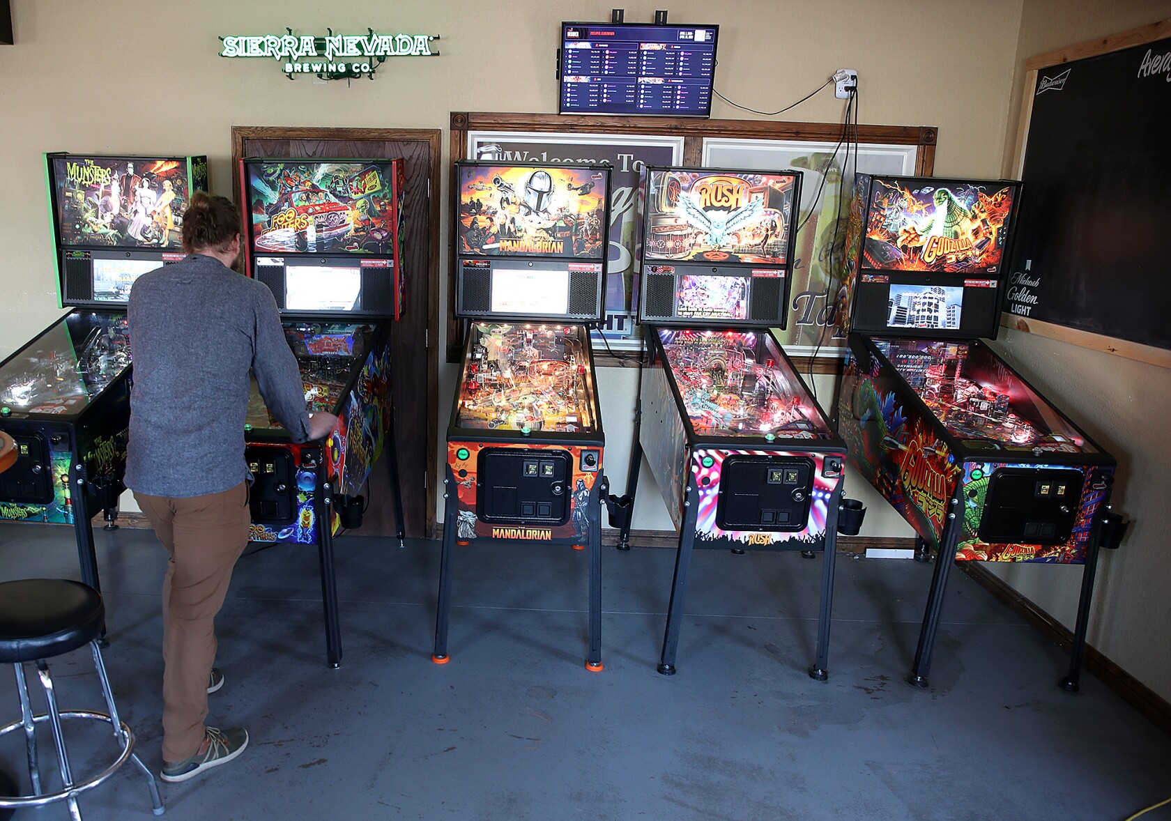 Northlandia: Pinball duo fix machines, build community - Duluth News ...