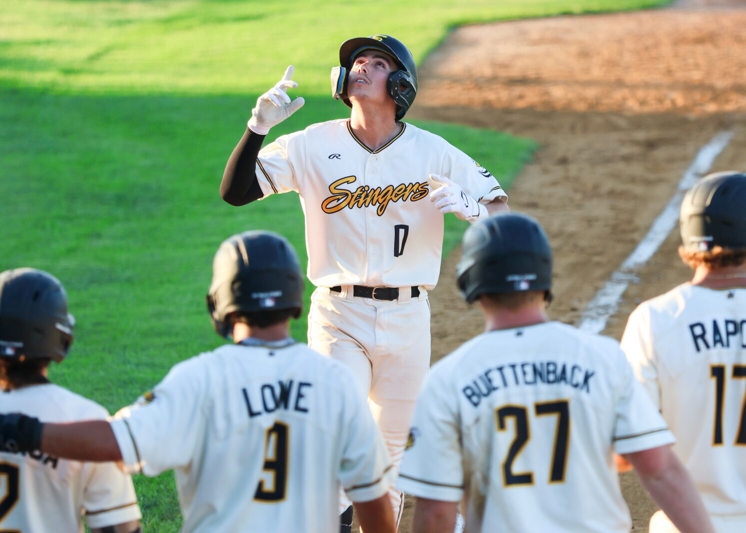 Northwoods League: Willmar Stingers smash St. Cloud Rox, 14-4