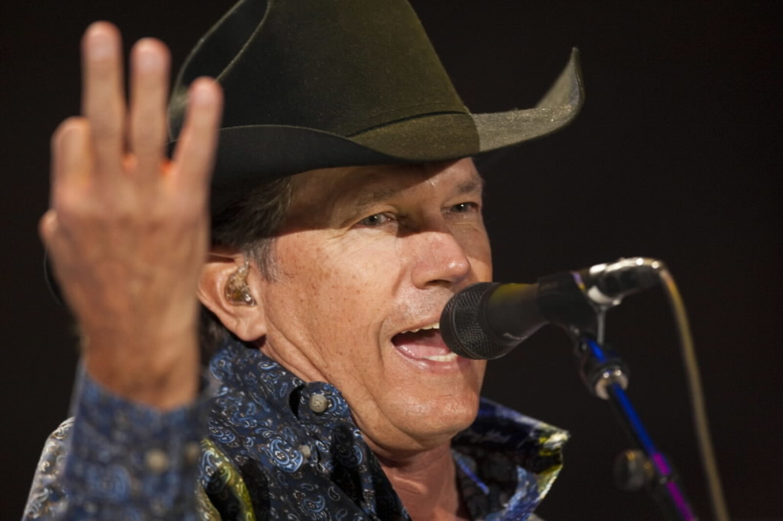 George Strait Package Ailing George Strait makes it through 2 songs before canceling concert ...