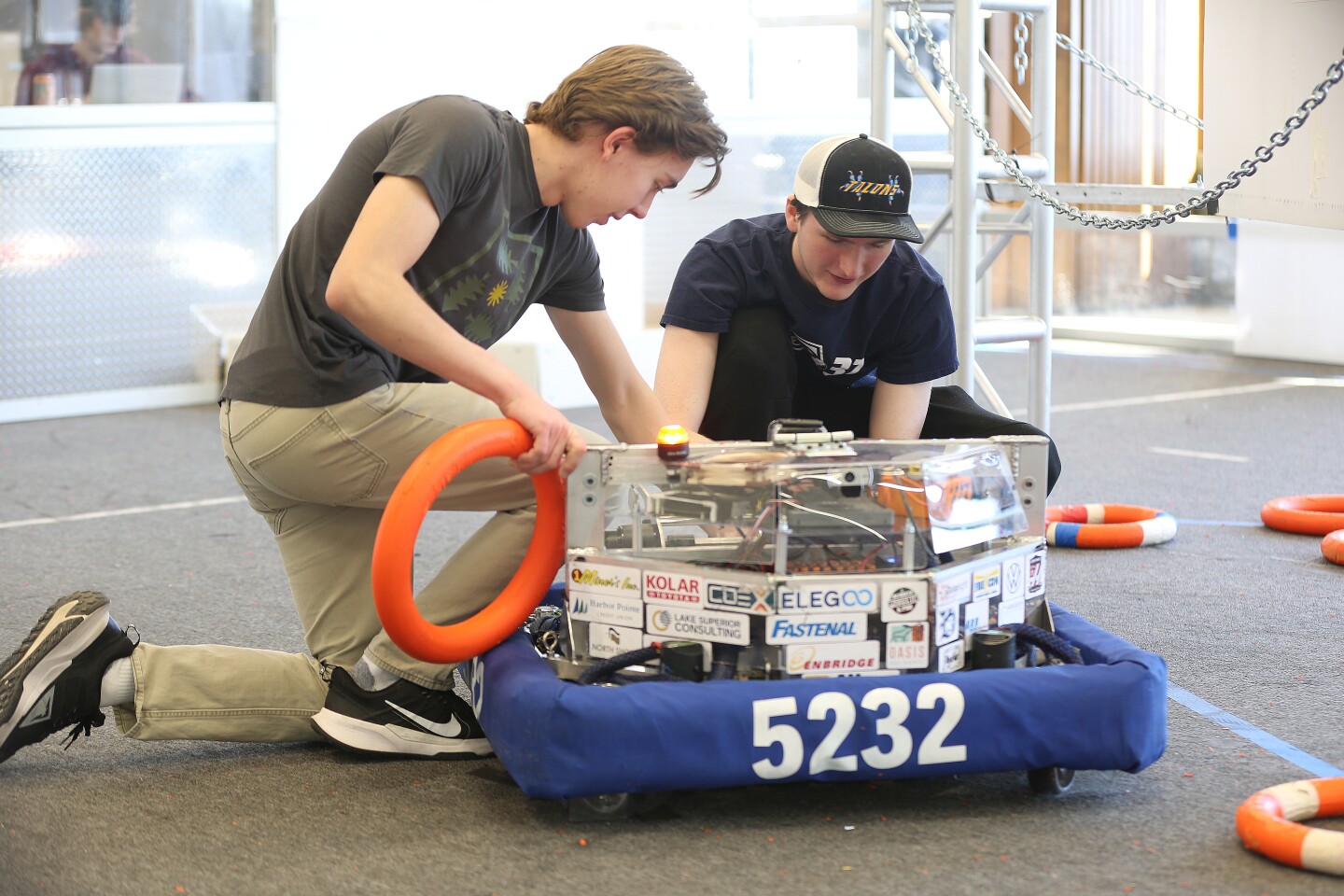 Marshall, Hermantown robotics teams unite for world domination - Duluth ...