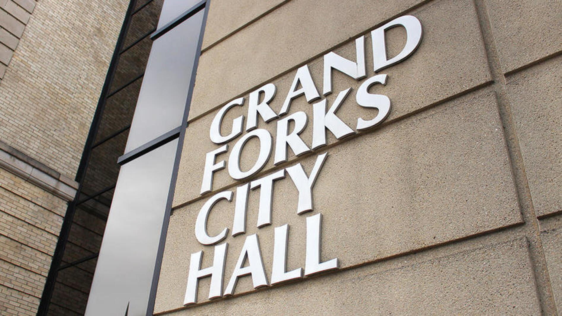 Grand Forks City Council gives preliminary approval to consulting firm for Alerus Center scoreboard project
