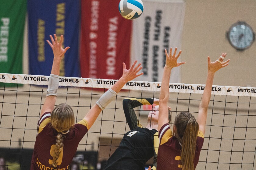 9-29-22VolleyballMitchellvsRoosevelt-27.jpg