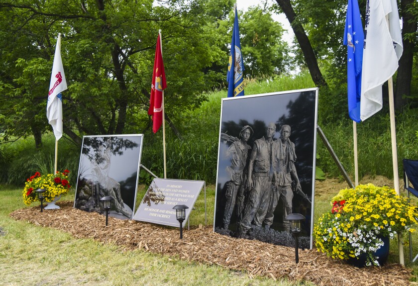 070922.N.BP.Vietnam Memorial 8.jpg