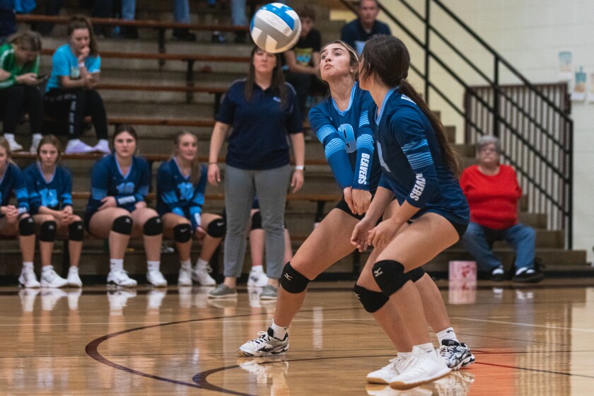11-1-22PrepVolleyballHansonvsPlatte-Geddes-12.jpg