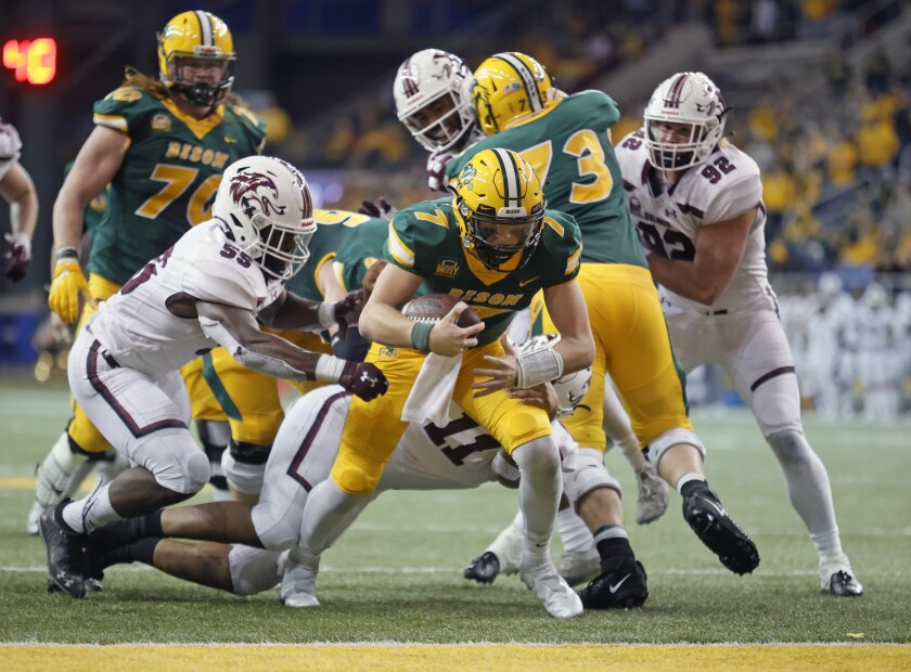 120521.S.FF.NDSUfootball.03.jpg