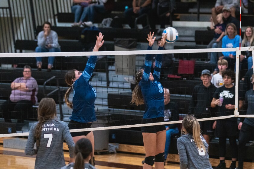 11-1-22PrepVolleyballHansonvsPlatte-Geddes-26.jpg