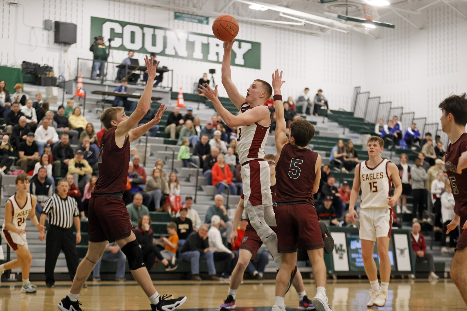 Klabo breaks Davies all-time scoring record, helps send Eagles to East Region title game and state tournament