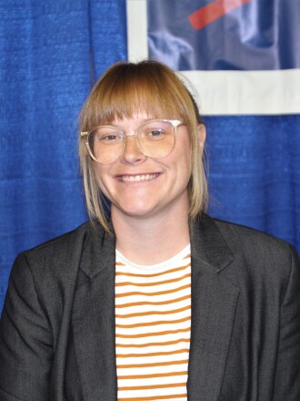 Elise Diesslin headshot.jpg
