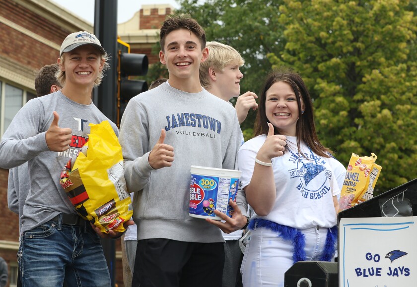 jhs homecoming parade wrestlers 091622.jpg