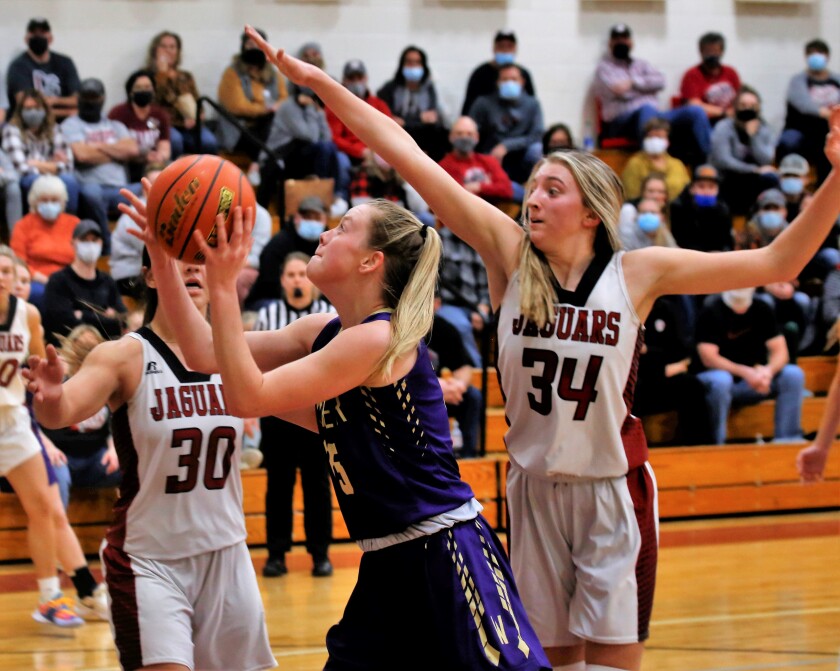 011521.S.DR.AREABASKETBALL2.jpg