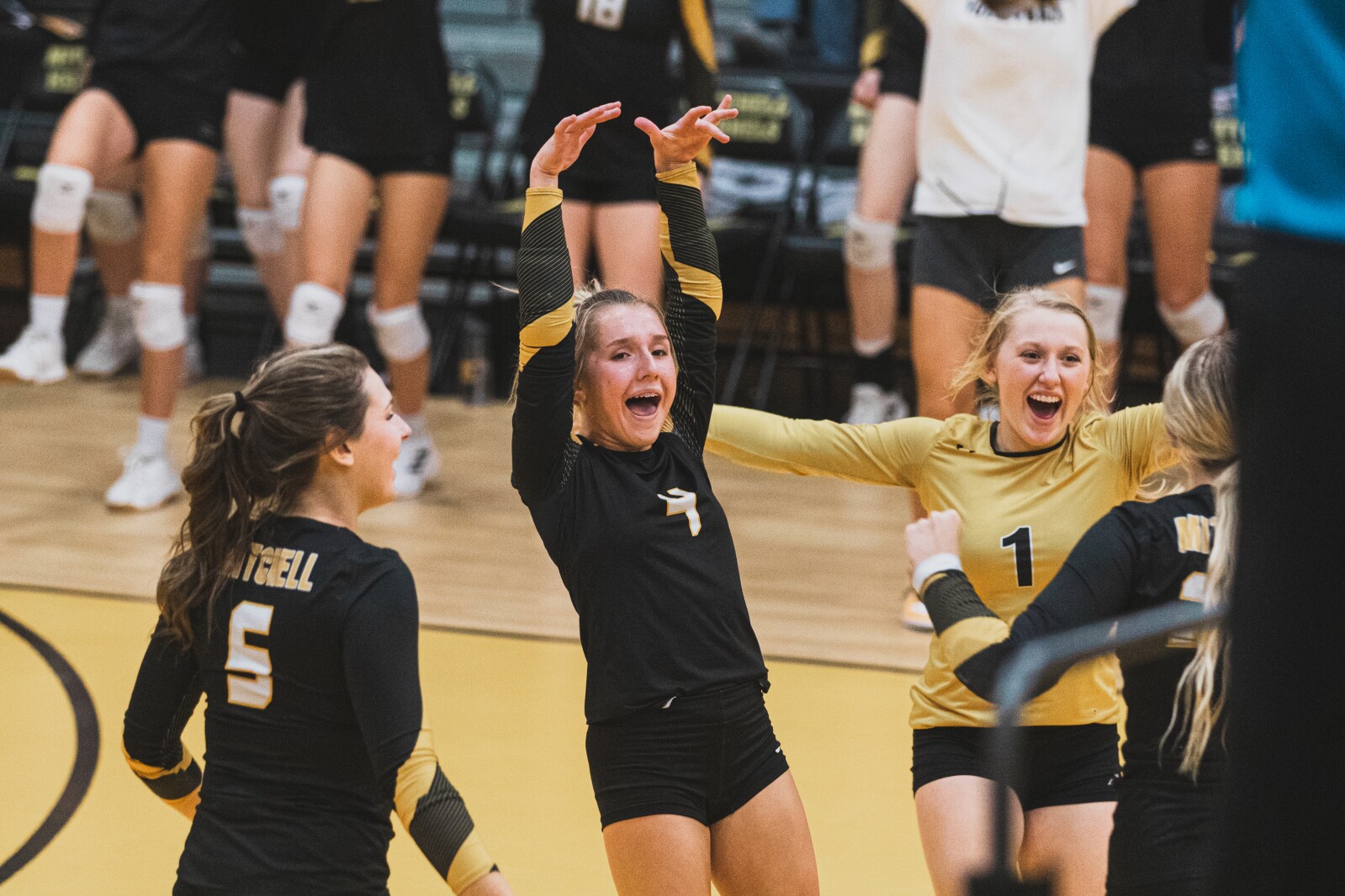9-29-22VolleyballMitchellvsRoosevelt-20.jpg
