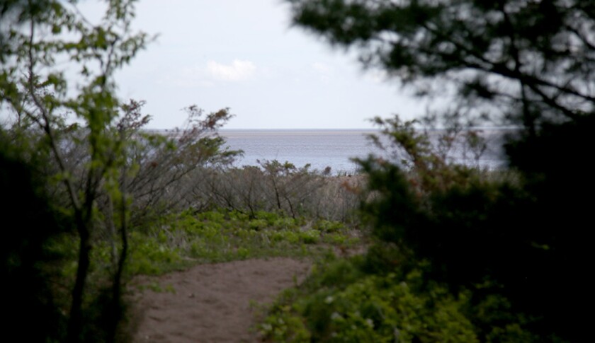 File: Park Point Trail.jpg