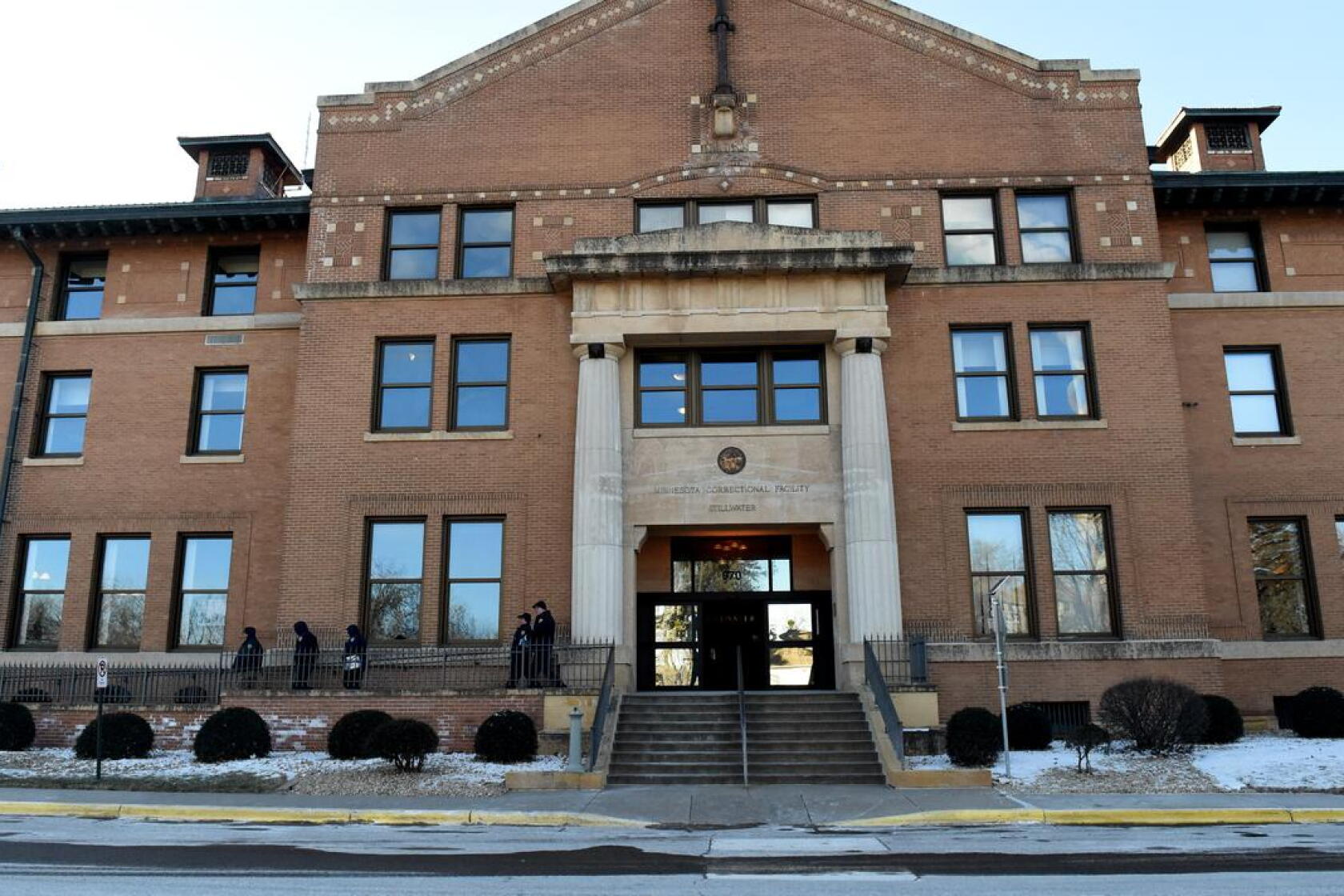 Minnesota Inmate Minnesota prison inmate dies after testing positive for COVID-19