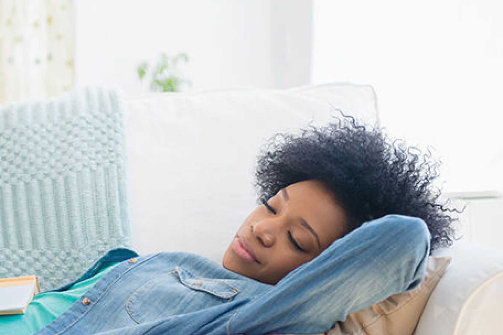 Pick a side: Mayo Clinic weighs in on the healthiest sleeping position