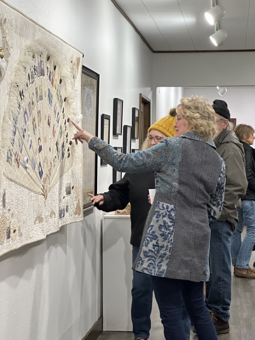 Willmar artist Laura Deleski tells her life story via quilting and artwork – West Central Tribune Willmar artist Laura Deleski tells her life story via quilting and artwork – West Central Tribune