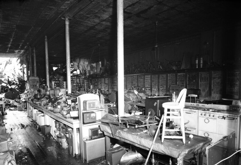 Hanson Hardware 03.jpg