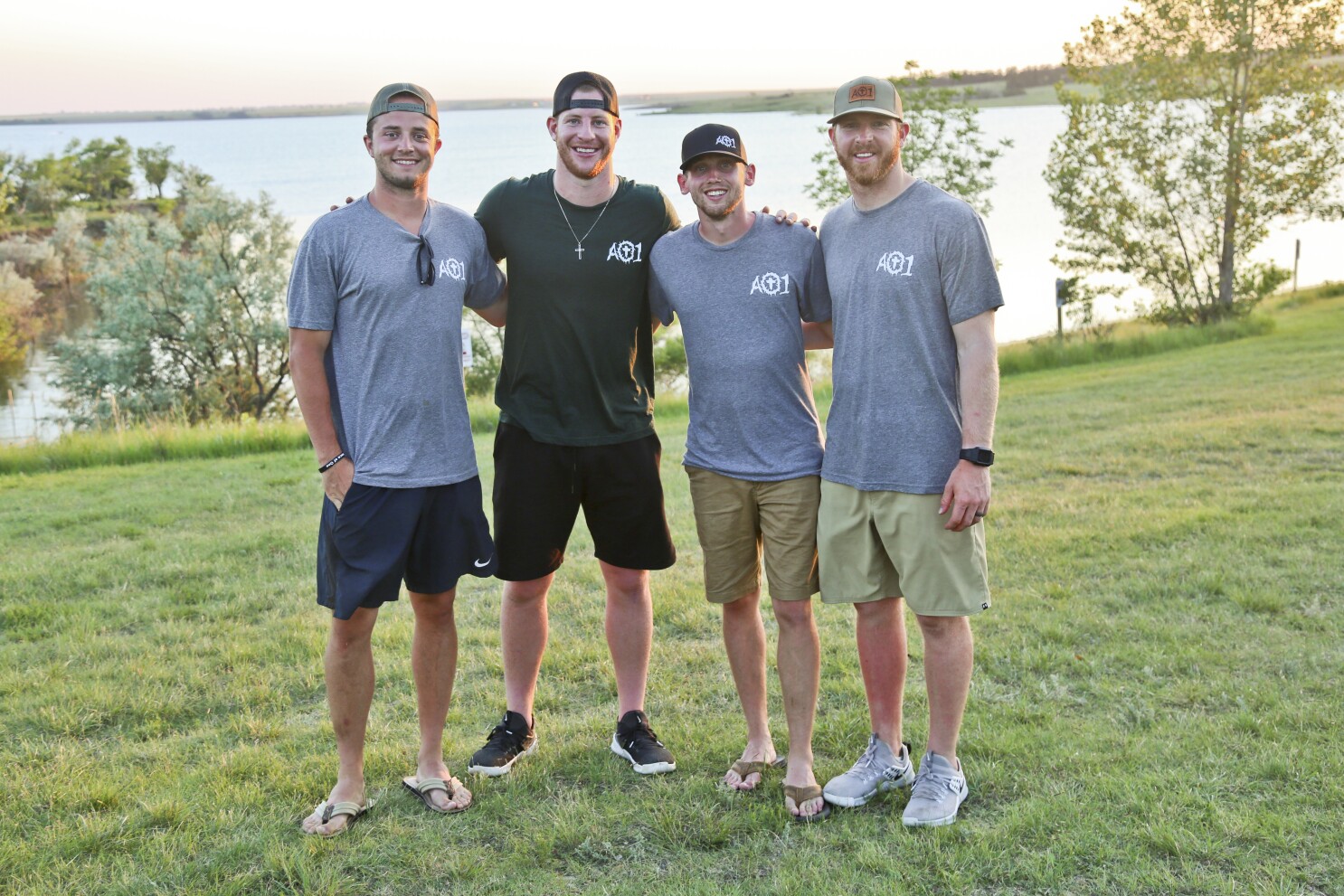 Carson Wentz recruits North Dakota friends, family to help ...