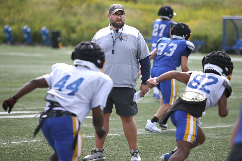 College football: Saints hungry for that first MIAC win — and more ...