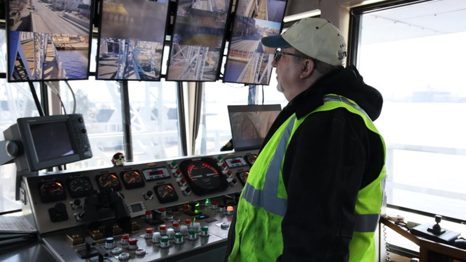 Duluth Aerial Lift Bridge Operators - Duluth News Tribune | News ...