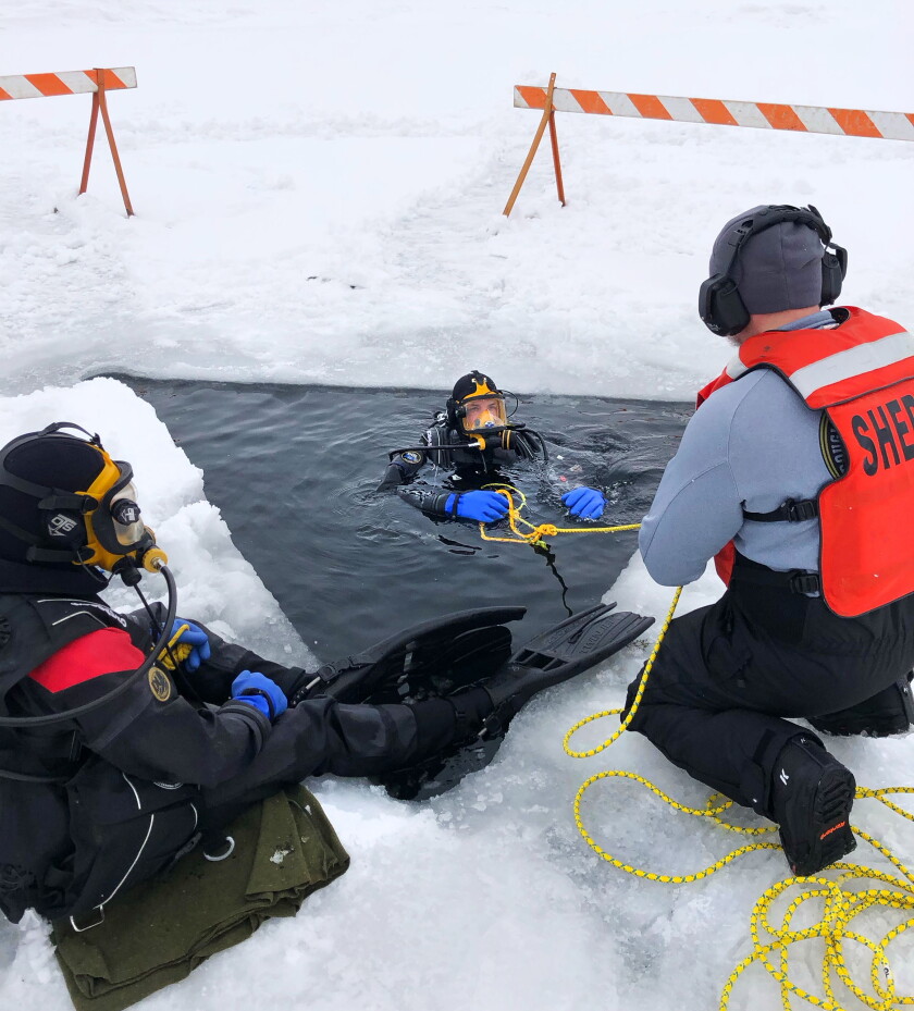 Underwater Rescuers Douglas County Underwater Search and Rescue Team trains on Lake L'Homme ...