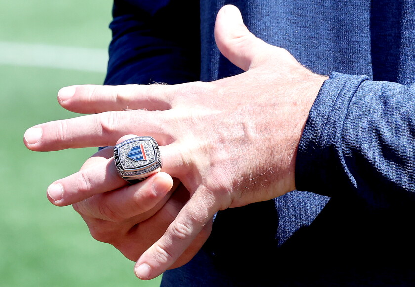 Pitcher takes off Hall of Fame ring.