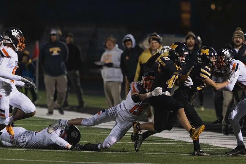 10-14-22PrepFootballHuronvsMHS-9.jpg