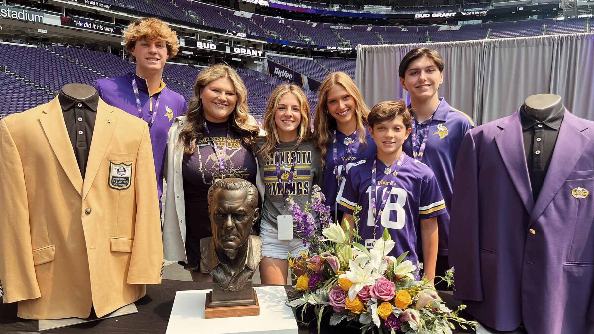 Listen: Remembering Bud Grant, Part 1 - Superior Telegram | News