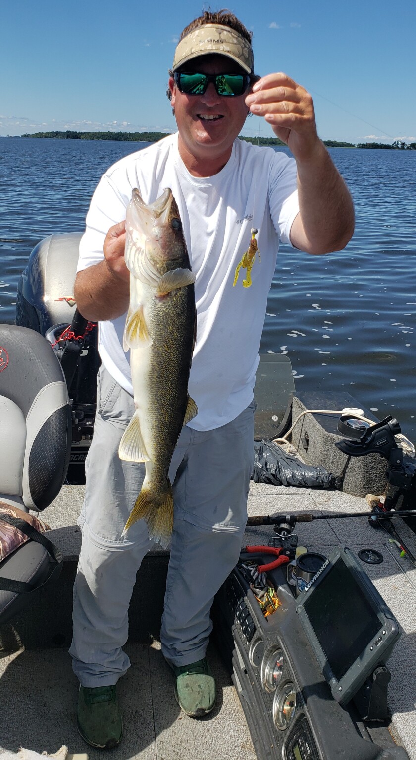 GM 27-inch walleye vertical.jpg