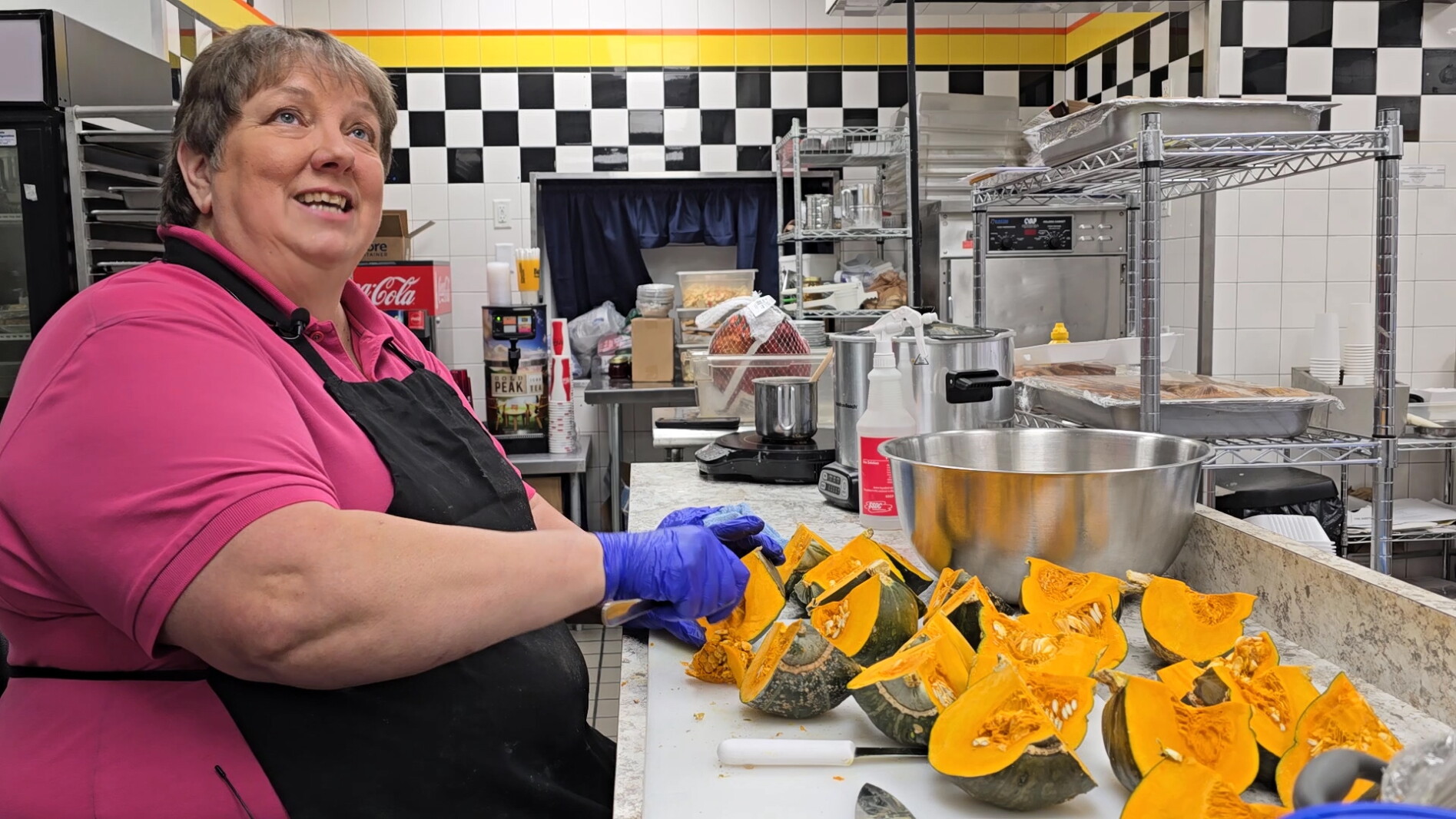 Kreps Randy Kreps Family Farm cooks entire Thanksgiving meals for pickup - Agweek ...
