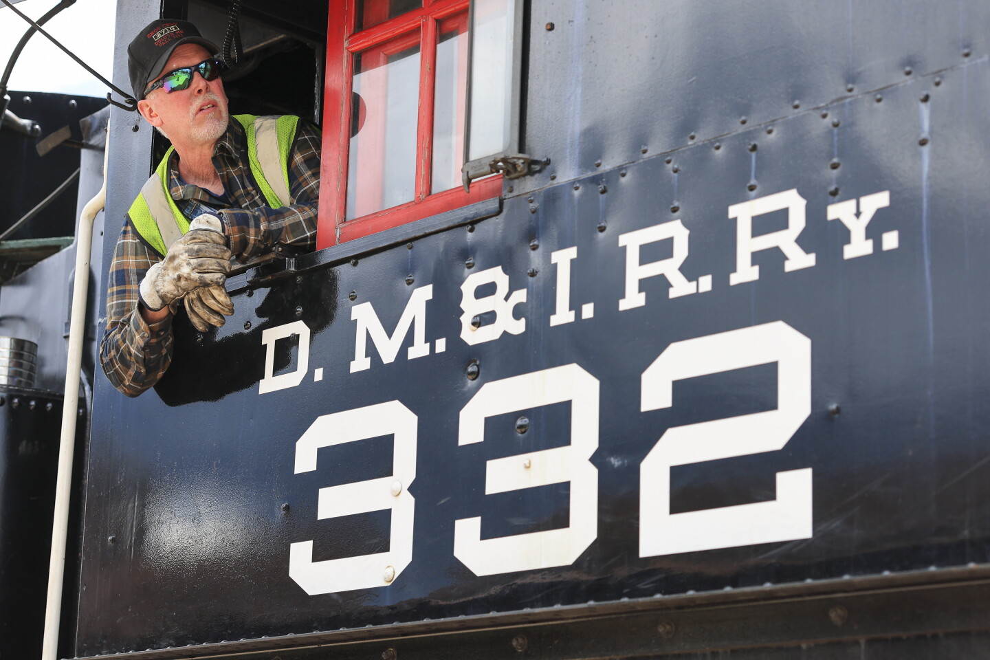 332 Train Engine Steam Locomotive No. 332 hits the tracks up the North Shore - Duluth ...