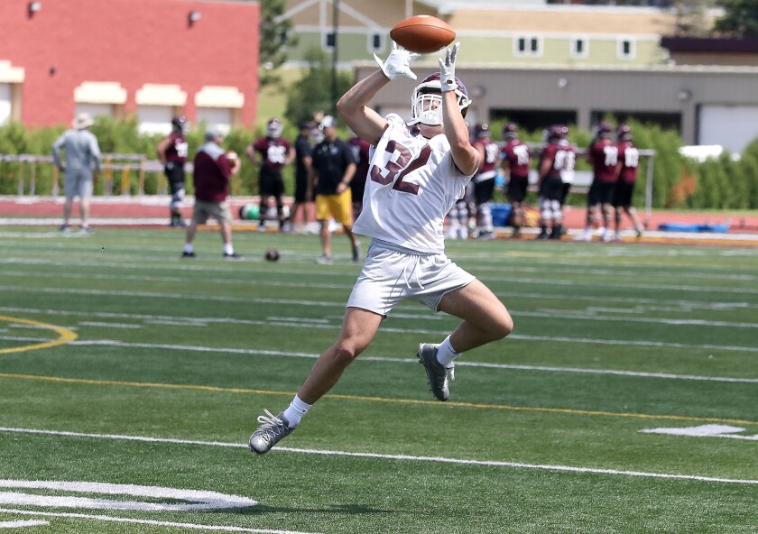 Minnesota Duluth defensive back Jarrett Bennett (32) makes a catch during practice