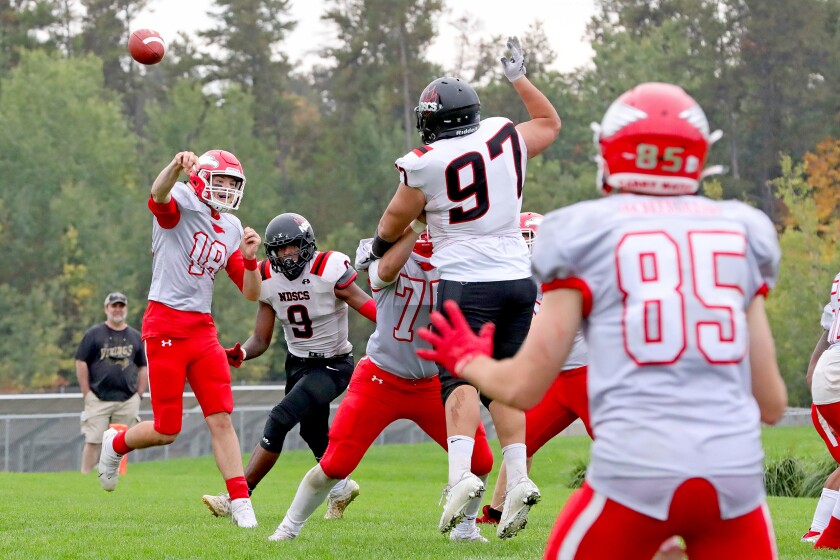 College Football Late NDSCS score ruins Raiders’ Brainerd
