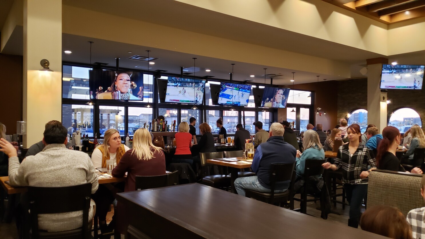 Black label tavern livonia