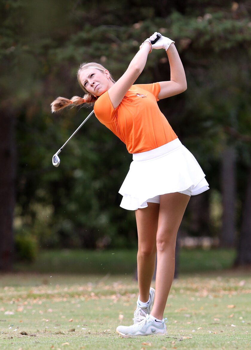wda girls golf whs grasser 092622.jpg