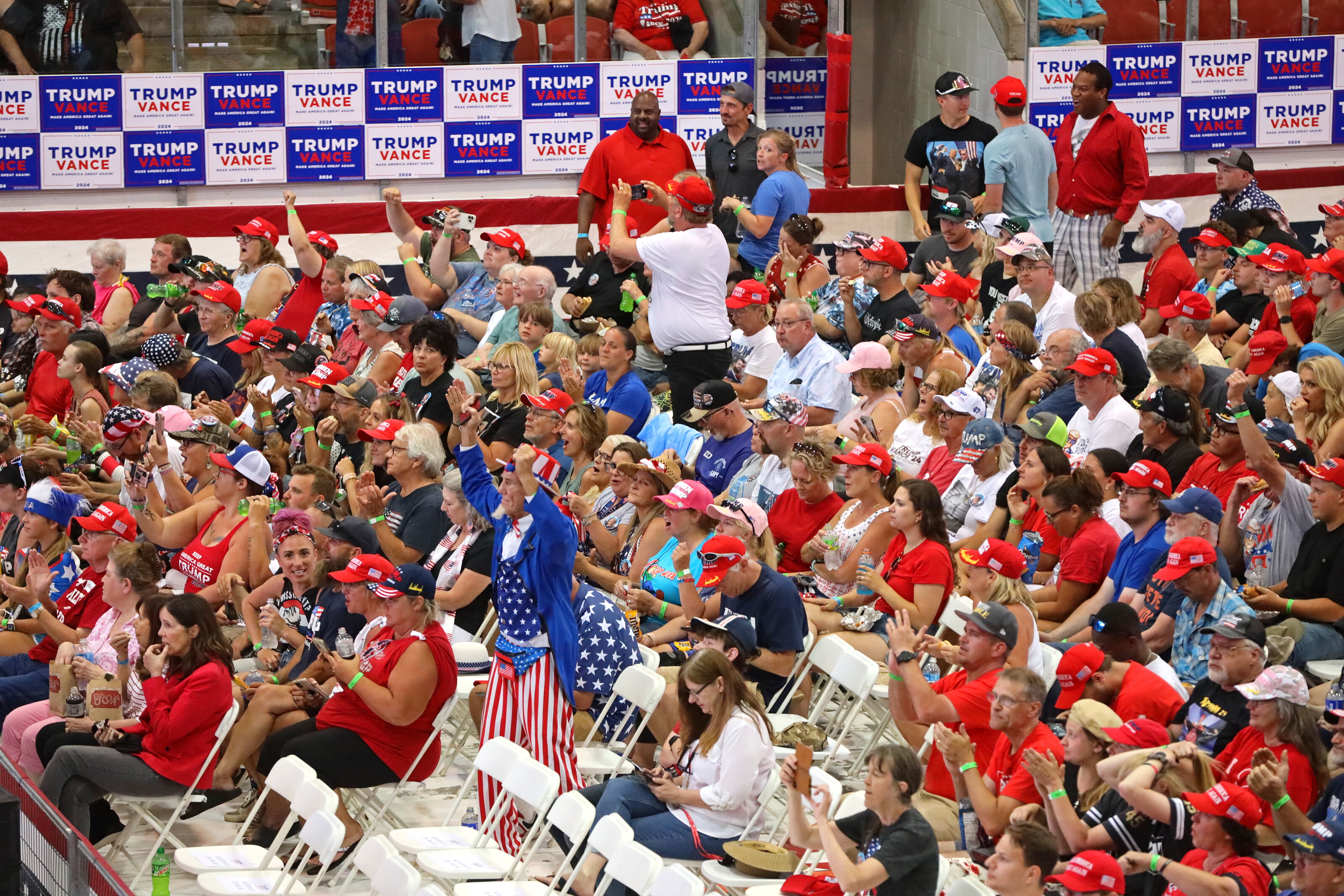 Donald Trump and J.D. Vance Rally in St. Cloud 2024 klick! Gallery ...