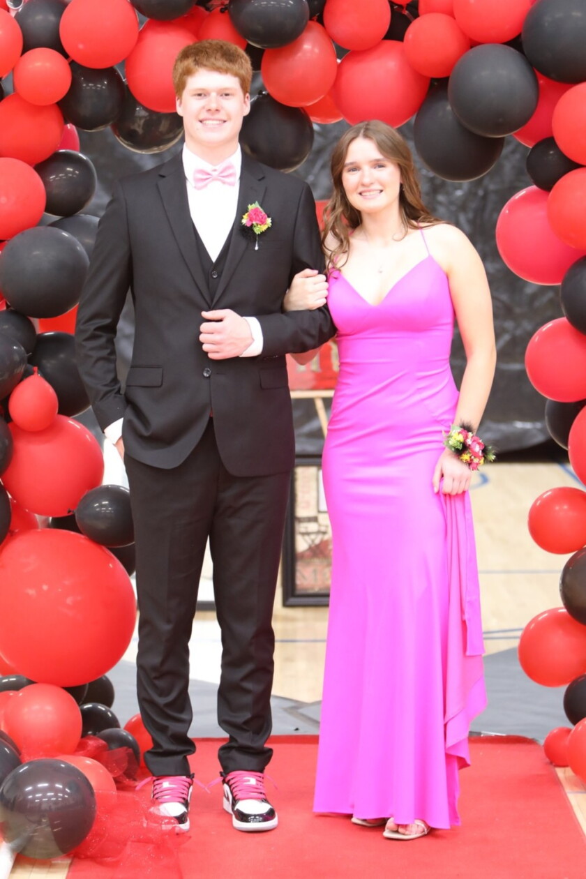 Prom Forum Brandon-Evansville High School Prom 2024 - PHOTOS - Alexandria Echo ...