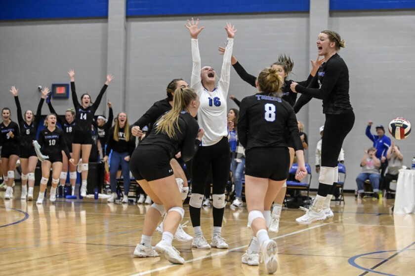 Despite Undefeated Start Dakota Wesleyan Volleyball Falls In Latest despite-undefeated-start-dakota-wesleyan-volleyball-falls-in-latest