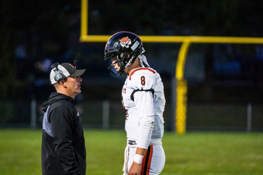 092421-LAKE-CITY-PLAINVIEW-ELGIN-MILLVILLE-FOOTBALL-3963.jpg