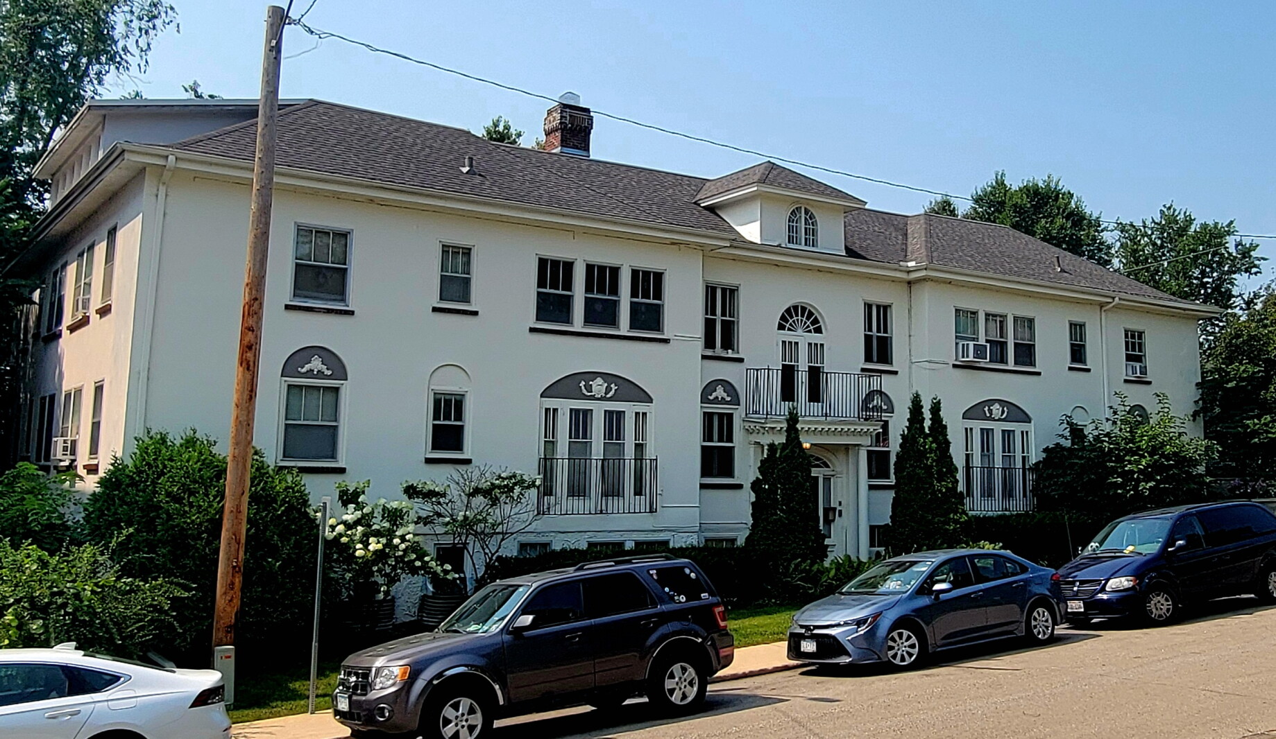 Pill Hill Apartments sold for $1.94 million