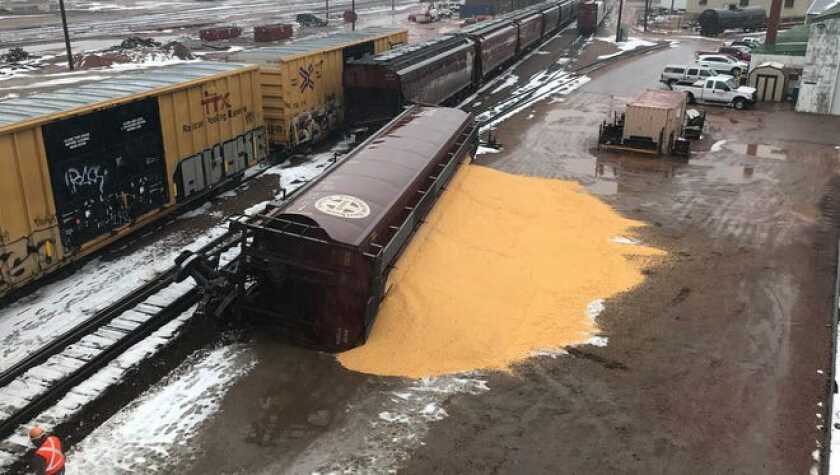 032423.N.SDNW.SECRETSHIPMENTSSioux Falls derail with grain.jpg