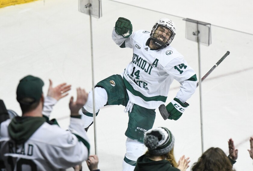 030222.S.BP.BSUMHKY Alex Ierullo third period celebration.jpg