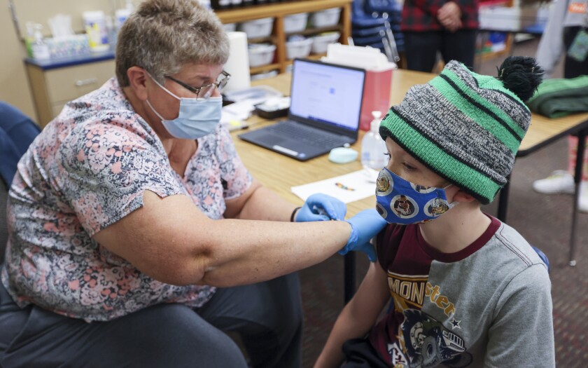 111121.N.DNT.VACCINE.C04.jpg